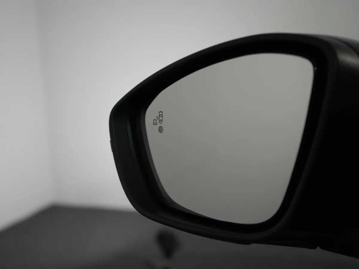 GT | Advanced Active Safety Brake met camera en radar | Climate Control | Elektrisch verstelbare en verwarmbare buitenspiegels