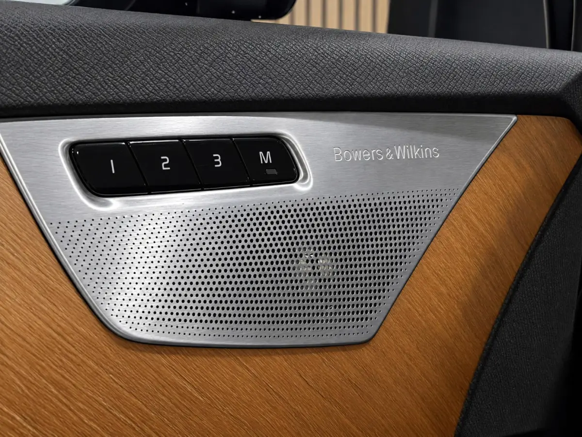 2.0 T8 Recharge AWD R-Design 7p. |Pano |Head-Up |H&K |360° |Stoelverkoel. |Massage