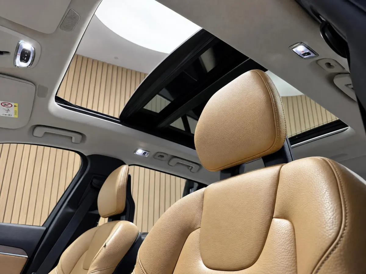 2.0 T8 Recharge AWD R-Design 7p. |Pano |Head-Up |H&K |360° |Stoelverkoel. |Massage