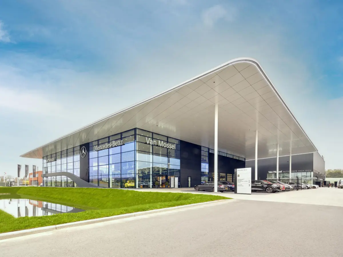 250+ Business Solution 85.5 kWh Nightpakket - Carplay - Trekhaak - Multibeam LED - Elektrische Stoelen