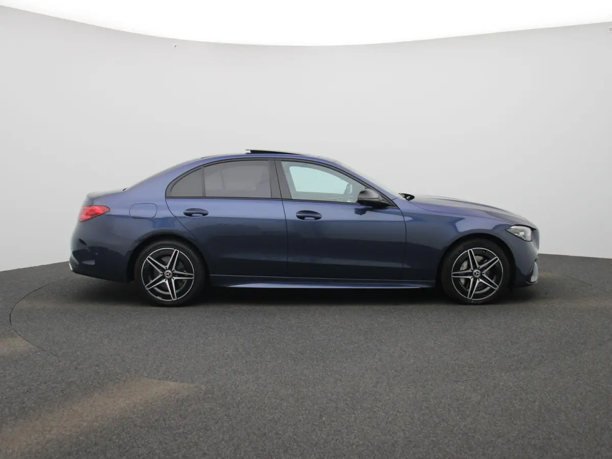 300 e AMG Line | Automaat | Panoramadak | Climate Control | Navigatie | Apple Carplay / Android Auto | Memory Seats | Stoelverwarming | LED | Heads-Up Display | 360 Camera | Lichtmetalen AMG