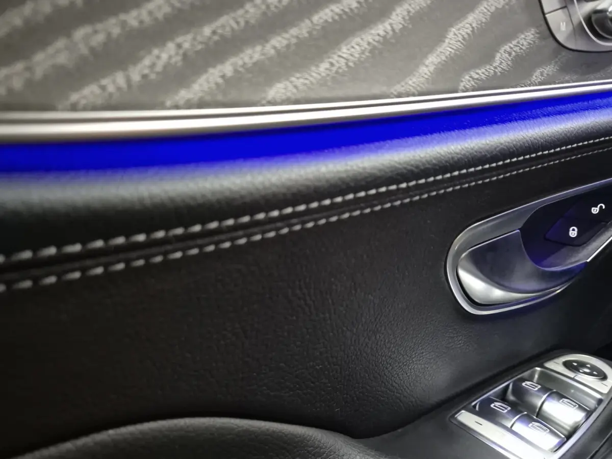 350 d 4MATIC Premium Plus (BTW auto) Burmester / Schuif-kanteldak / Luchtvering. Volle auto.