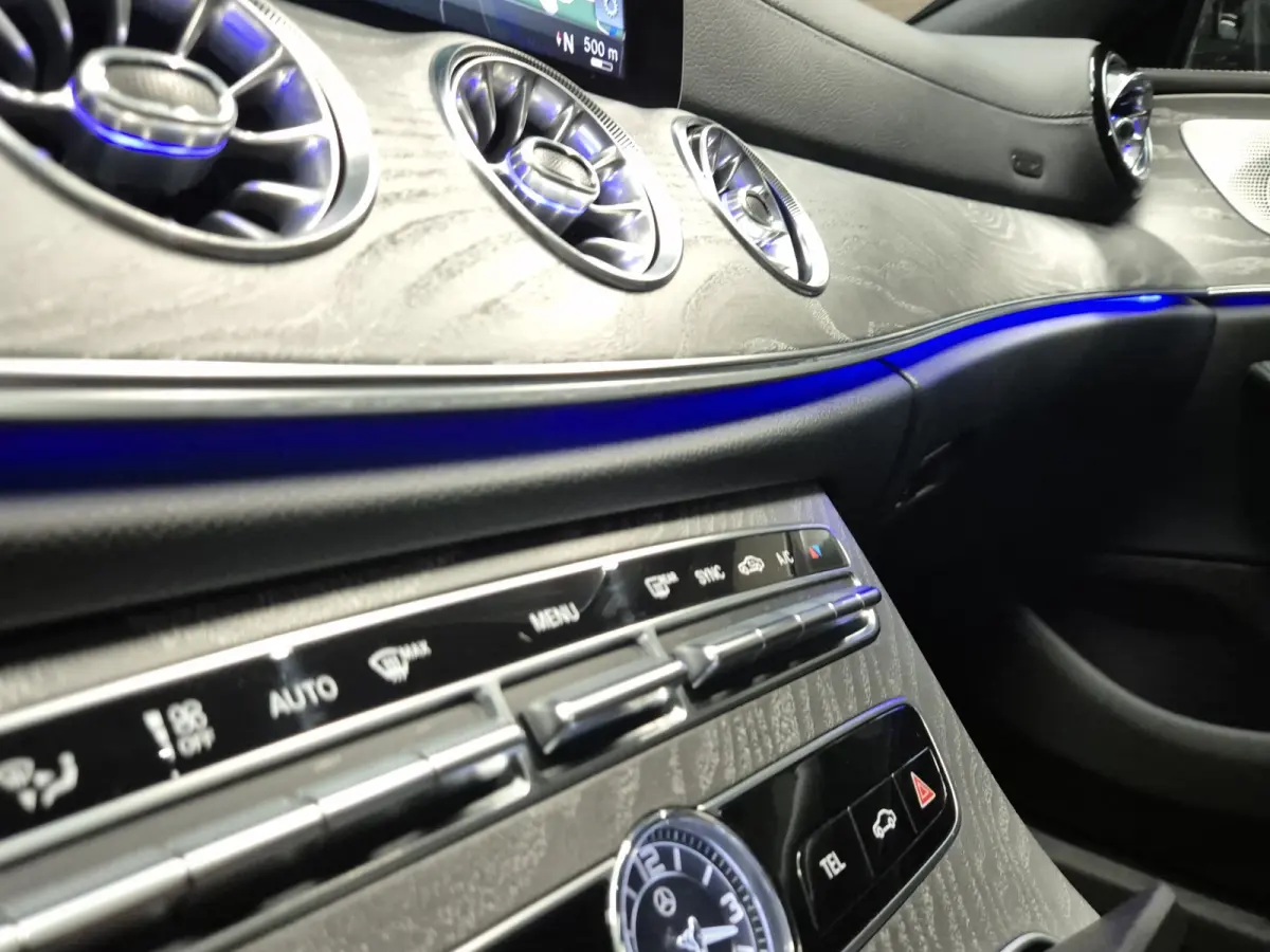 350 d 4MATIC Premium Plus (BTW auto) Burmester / Schuif-kanteldak / Luchtvering. Volle auto.