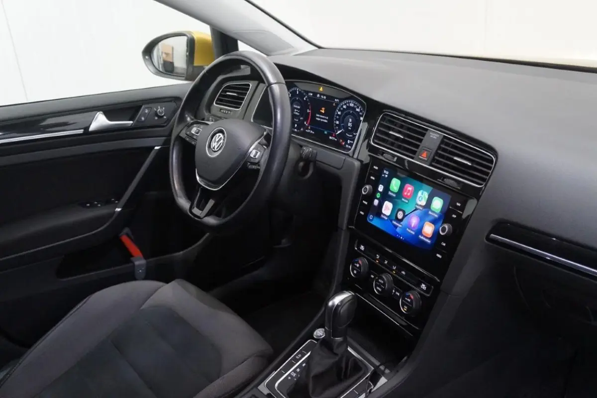 1.6 TDI Highline / EURO 6 / DSG / NL Auto / NAP / Digital Dash / Carplay / RIJKLAAR!