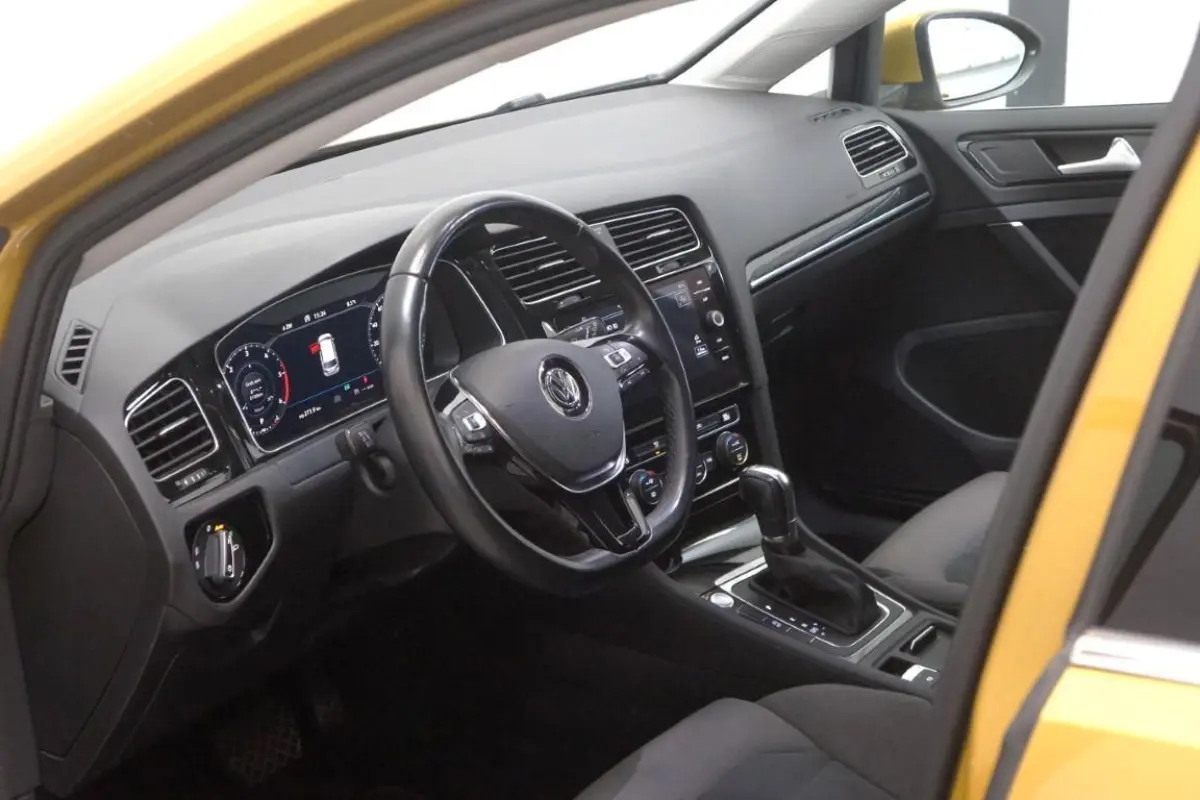 1.6 TDI Highline / EURO 6 / DSG / NL Auto / NAP / Digital Dash / Carplay / RIJKLAAR!