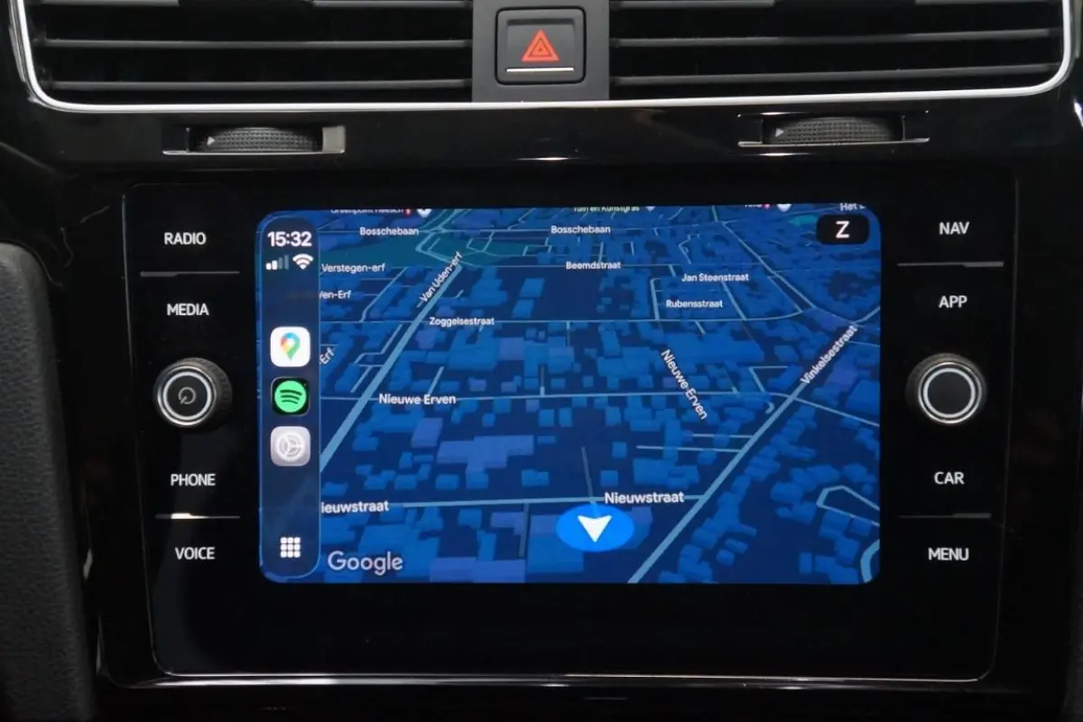 1.6 TDI Highline / EURO 6 / DSG / NL Auto / NAP / Digital Dash / Carplay / RIJKLAAR!