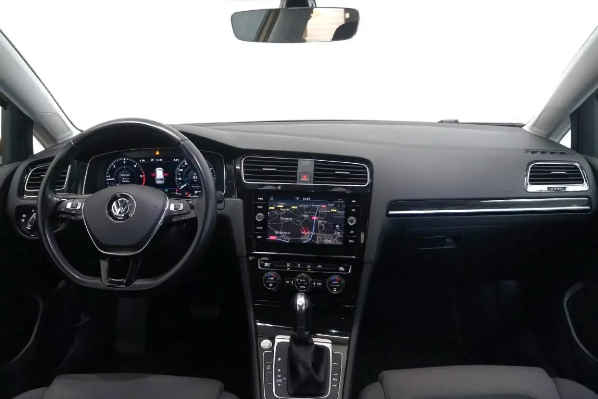 1.6 TDI Highline / EURO 6 / DSG / NL Auto / NAP / Digital Dash / Carplay / RIJKLAAR!