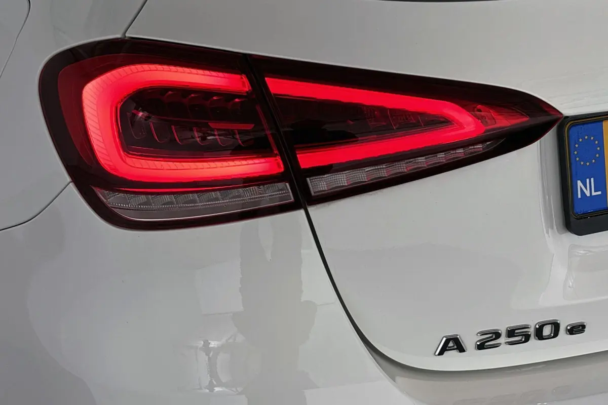 250 e Business Solution AMG Limited Pano Sfeerverlichting Trekhaak Stoelverwarming SOH 95%