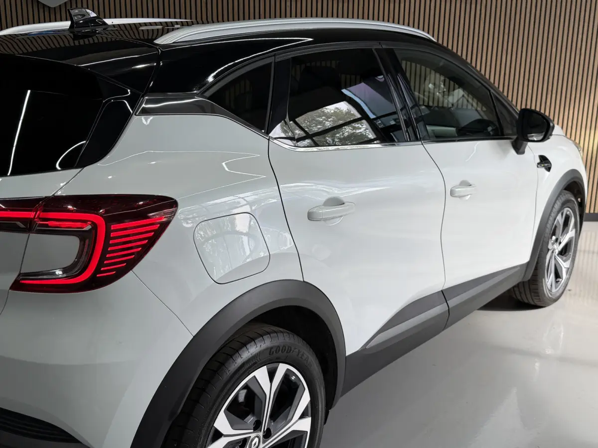 1.6 E-Tech 160 R.S. Line | Groot Navi | 18" | Stoelverwarming | Camera | PDC V+A |