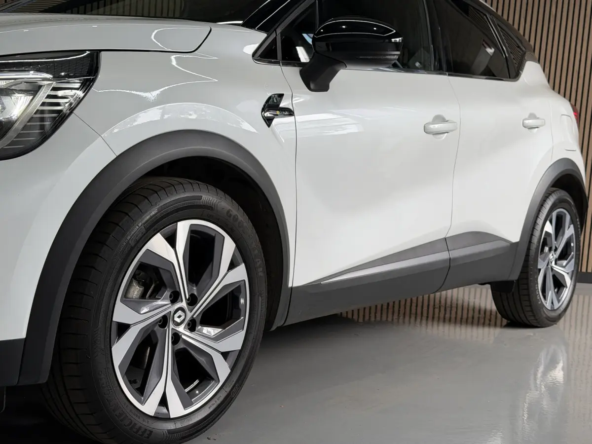 1.6 E-Tech 160 R.S. Line | Groot Navi | 18" | Stoelverwarming | Camera | PDC V+A |