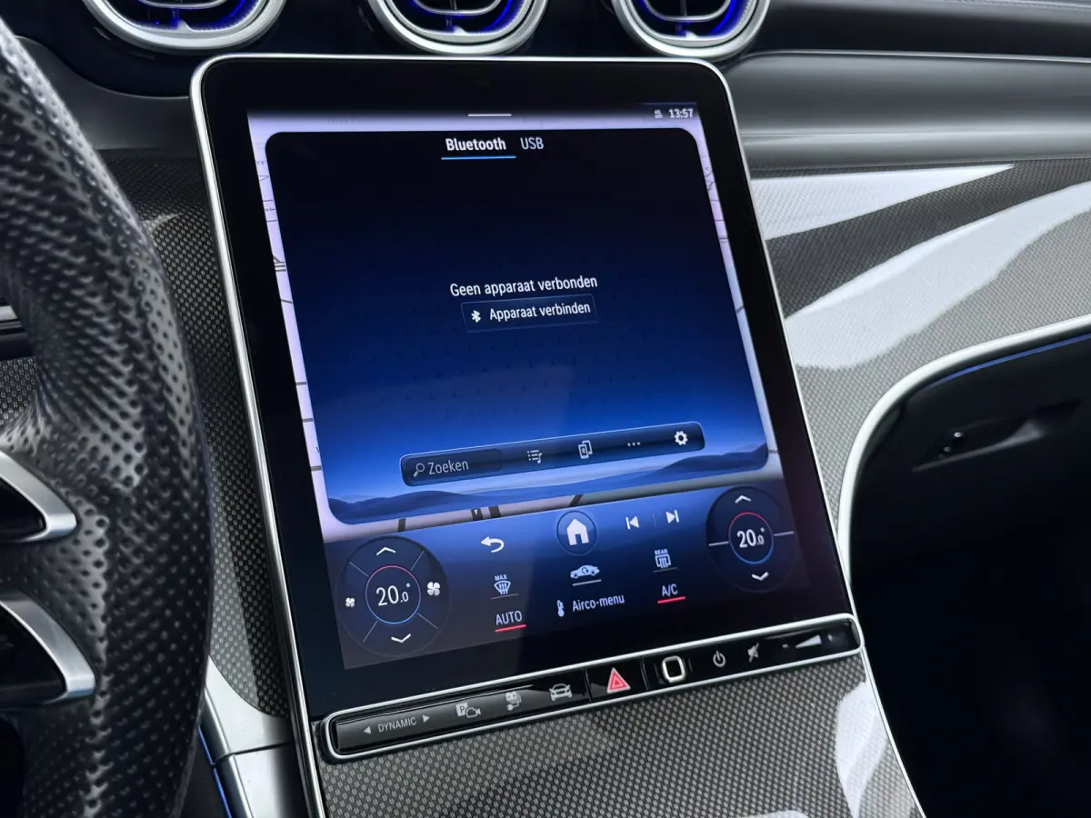 AMG 4Matic // SoH 95% // Burmester // Panorama dak // Memory // 360 Camera // 20 inch // Treeplanken // Dealer Onderhouden // Sfeerverlichting // Keyless