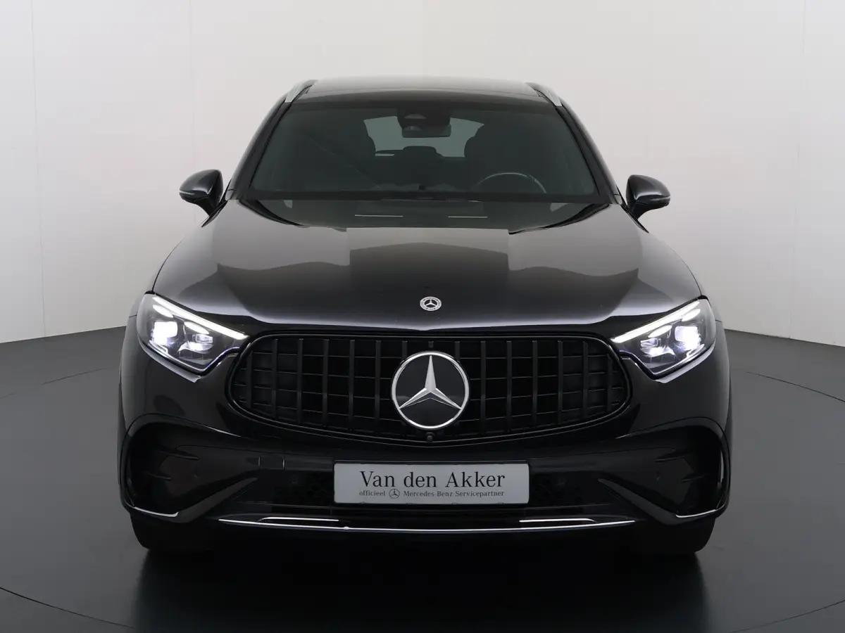 AMG 4Matic // SoH 95% // Burmester // Panorama dak // Memory // 360 Camera // 20 inch // Treeplanken // Dealer Onderhouden // Sfeerverlichting // Keyless