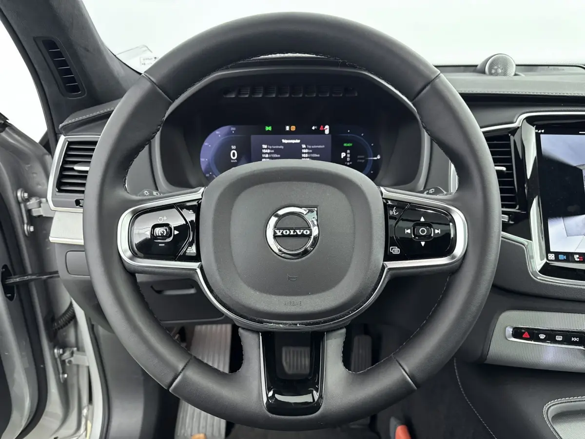 2.0 T8 Recharge AWD Ultimate Dark | Trekhaak | Bower & Wilkins Audio | Gelamineerd Glas | Luchtvering | PDC V+A+ 360 camera | Sportstoelen | 22 inch LM |