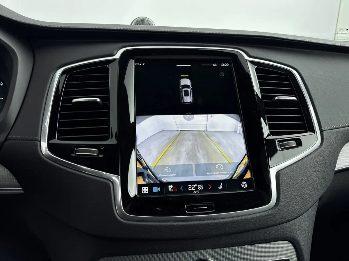 2.0 T8 Recharge AWD Ultimate Dark | Trekhaak | Bower & Wilkins Audio | Gelamineerd Glas | Luchtvering | PDC V+A+ 360 camera | Sportstoelen | 22 inch LM |