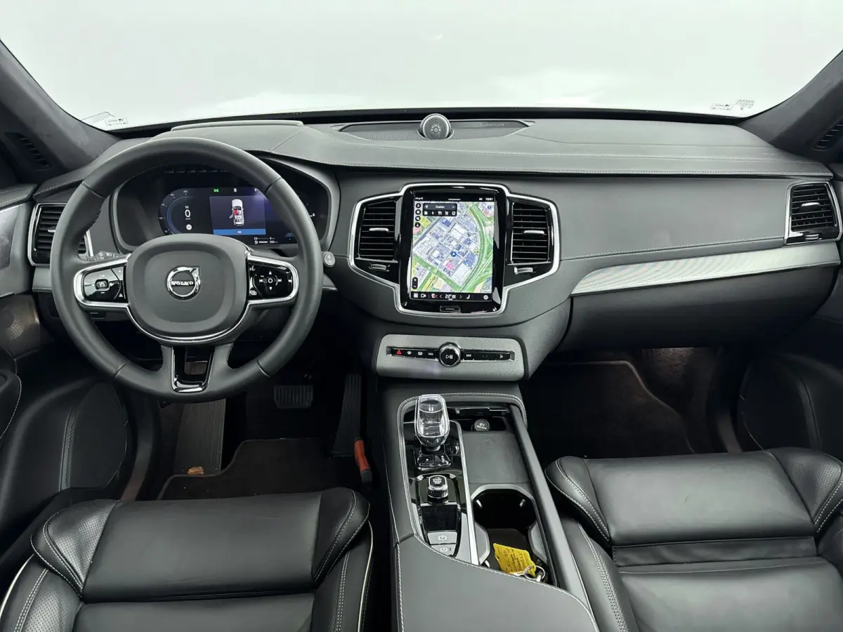 2.0 T8 Recharge AWD Ultimate Dark | Trekhaak | Bower & Wilkins Audio | Gelamineerd Glas | Luchtvering | PDC V+A+ 360 camera | Sportstoelen | 22 inch LM |