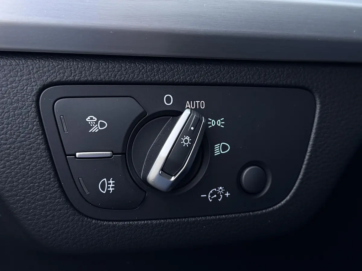 50 TFSI e S-line | Trekhaak | Carplay | ACC | Stoelverwarming | Elektr. achterklep | DAB+ | LED
