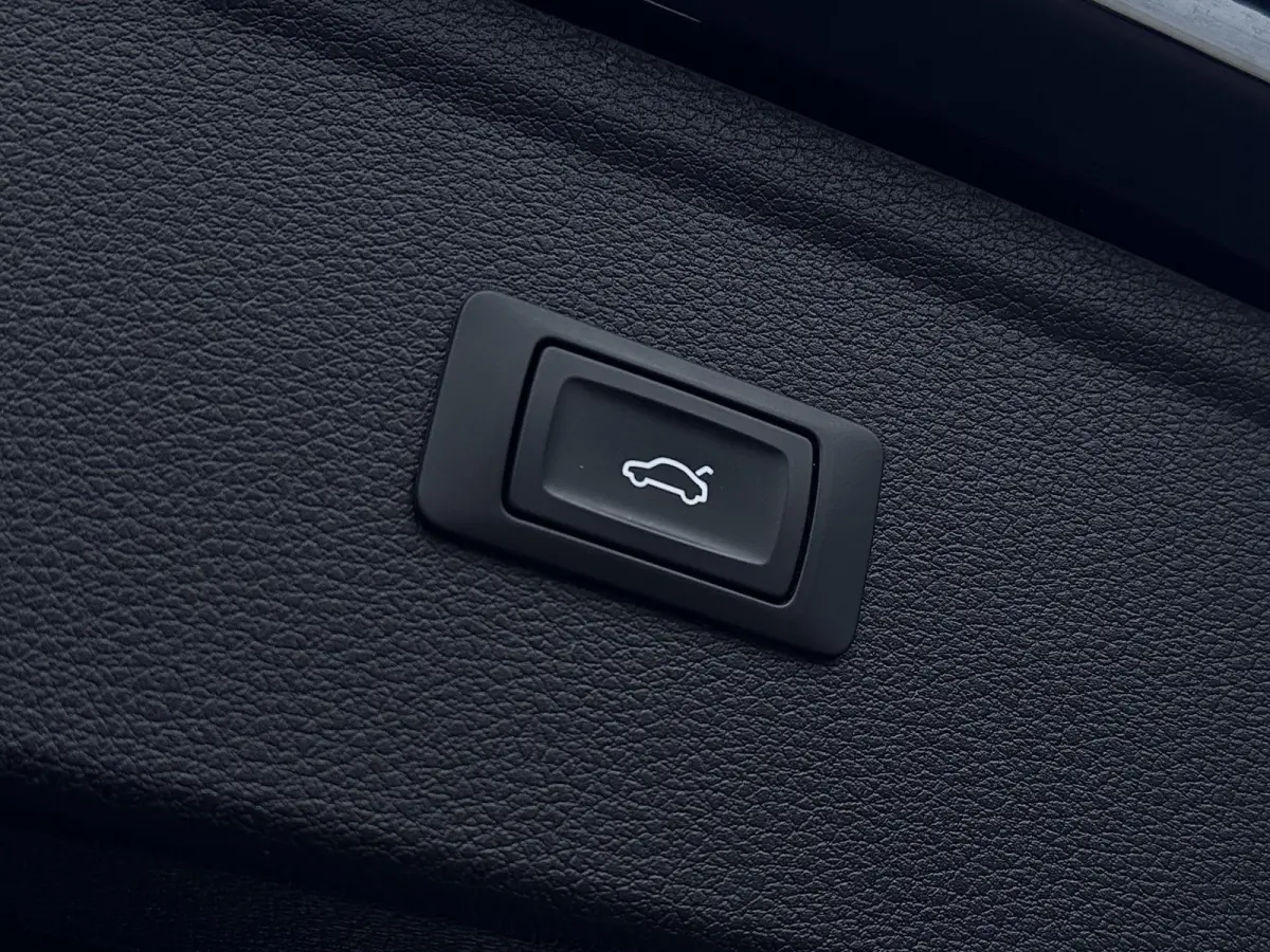50 TFSI e S-line | Trekhaak | Carplay | ACC | Stoelverwarming | Elektr. achterklep | DAB+ | LED