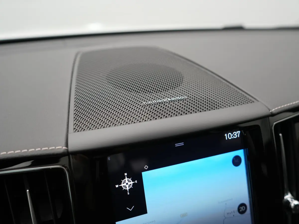 Recharge T8 AWD R-Design PHEV 391pk Dealer O.H. | Panodak | Luchtvering | Head Up | Camera | Harman & Kardon | Lederen Sportstoelen Memory & Verwarmd | 21"L.M | Apple Carplay | Keyless | Bli