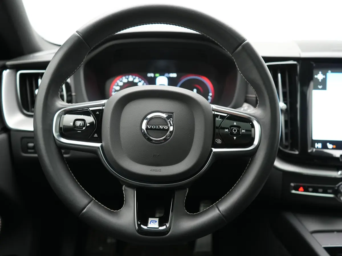 Recharge T8 AWD R-Design PHEV 391pk Dealer O.H. | Panodak | Luchtvering | Head Up | Camera | Harman & Kardon | Lederen Sportstoelen Memory & Verwarmd | 21"L.M | Apple Carplay | Keyless | Bli