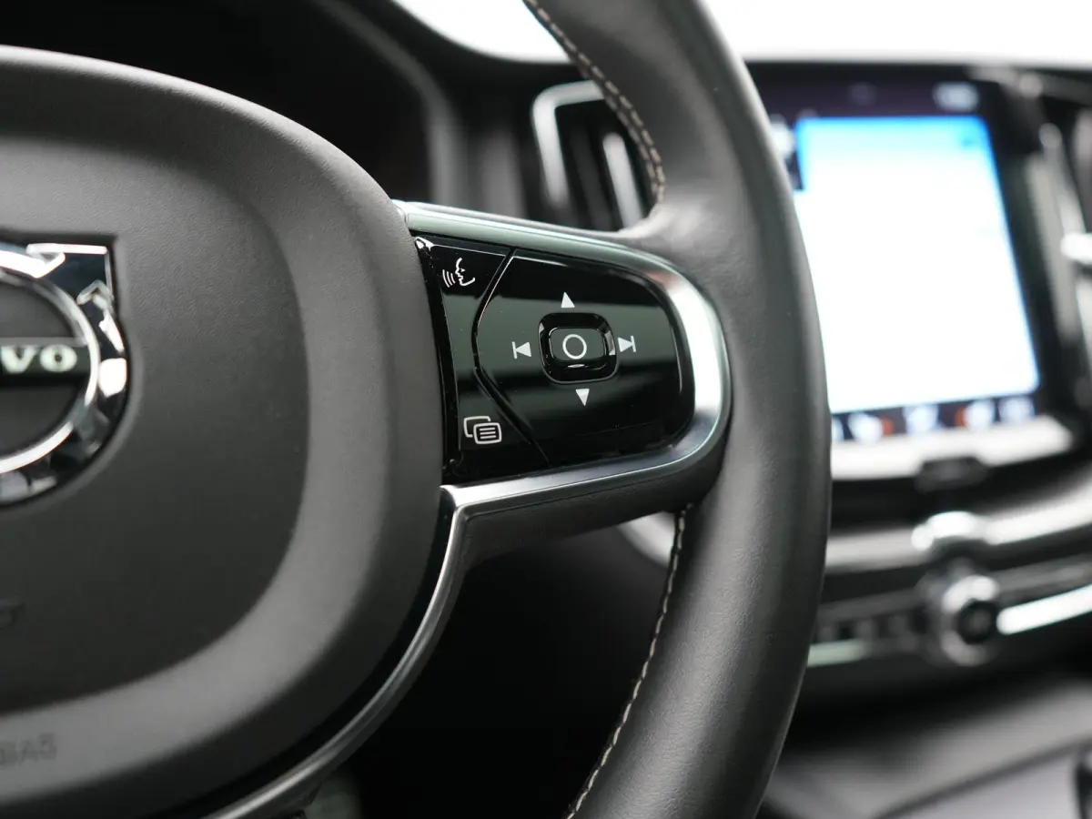 Recharge T8 AWD R-Design PHEV 391pk Dealer O.H. | Panodak | Luchtvering | Head Up | Camera | Harman & Kardon | Lederen Sportstoelen Memory & Verwarmd | 21"L.M | Apple Carplay | Keyless | Bli