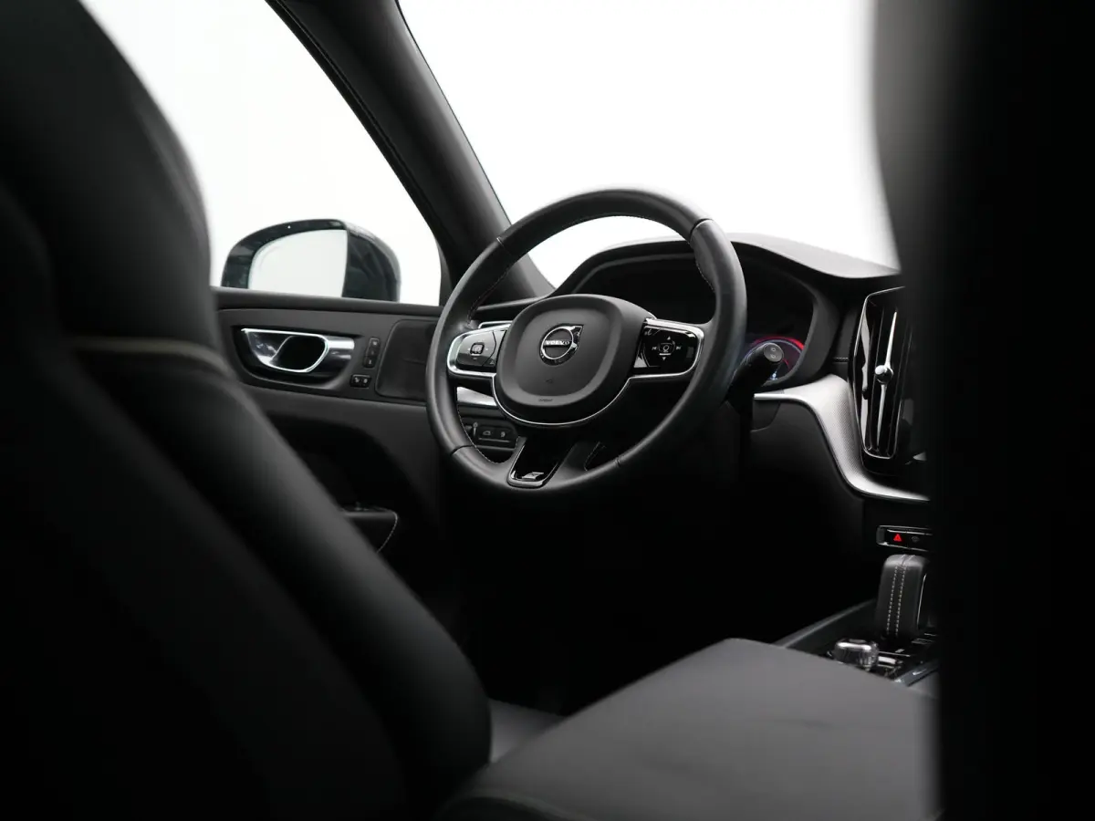Recharge T8 AWD R-Design PHEV 391pk Dealer O.H. | Panodak | Luchtvering | Head Up | Camera | Harman & Kardon | Lederen Sportstoelen Memory & Verwarmd | 21"L.M | Apple Carplay | Keyless | Bli