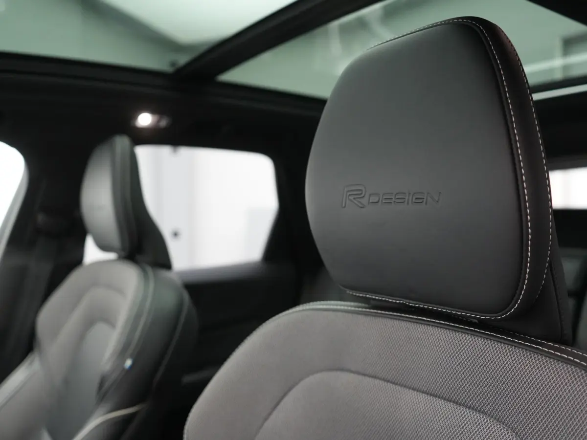 Recharge T8 AWD R-Design PHEV 391pk Dealer O.H. | Panodak | Luchtvering | Head Up | Camera | Harman & Kardon | Lederen Sportstoelen Memory & Verwarmd | 21"L.M | Apple Carplay | Keyless | Bli