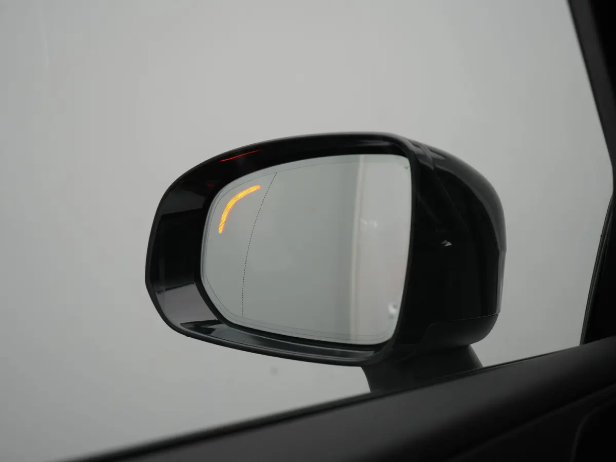 Recharge T8 AWD R-Design PHEV 391pk Dealer O.H. | Panodak | Luchtvering | Head Up | Camera | Harman & Kardon | Lederen Sportstoelen Memory & Verwarmd | 21"L.M | Apple Carplay | Keyless | Bli
