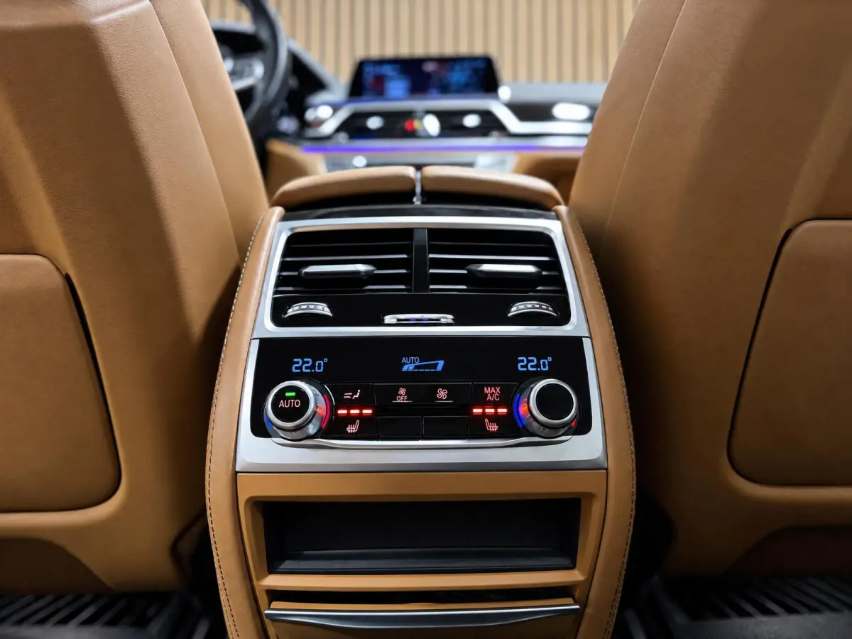 750i xDrive |Pano |Soft Close |Head-Up |Massage&Koeling |H&K |360° | Privacy Glass