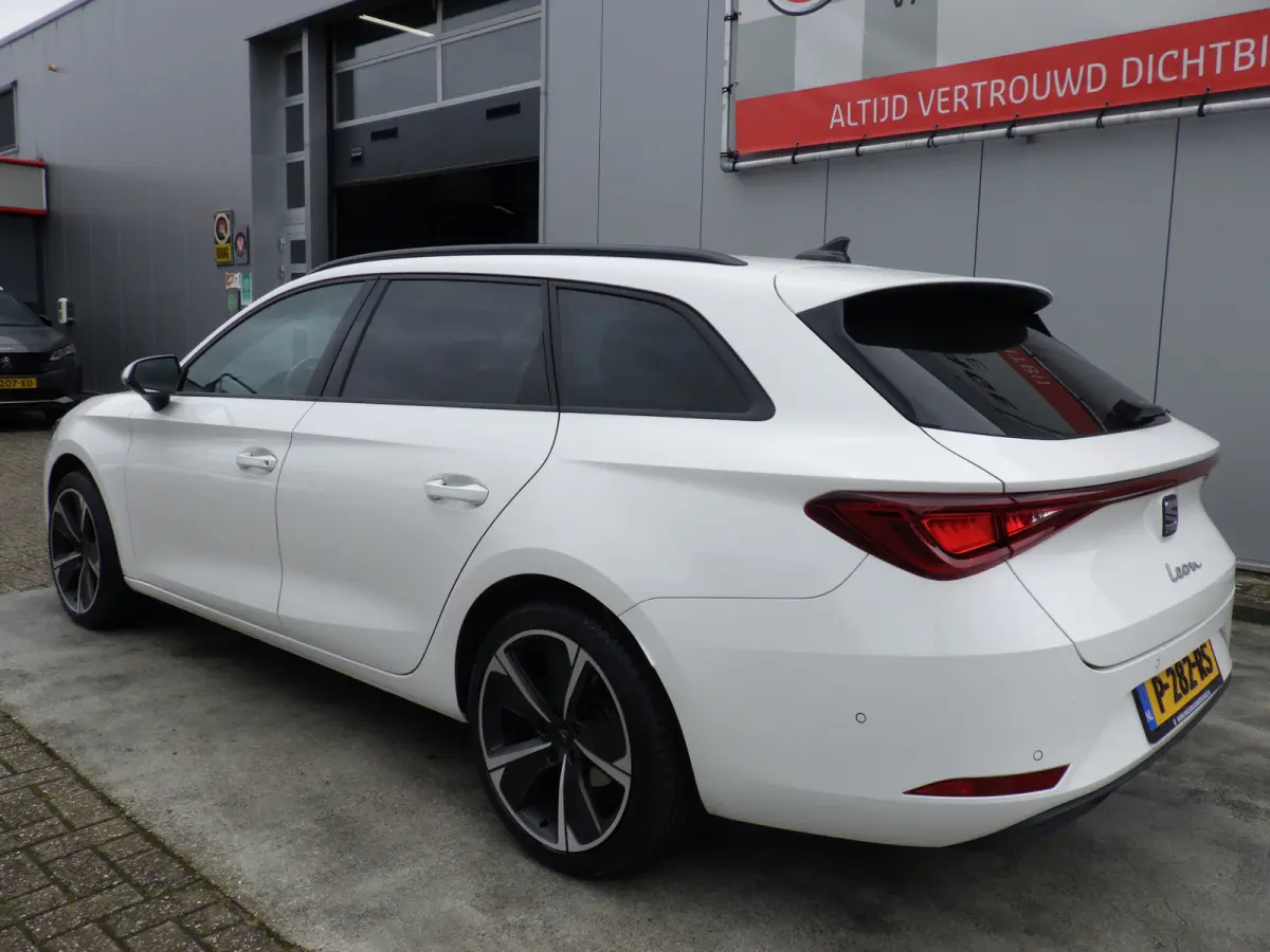 1.0 eTSI Hybrid Style Business Intense, AUT, Camera, Cruise!