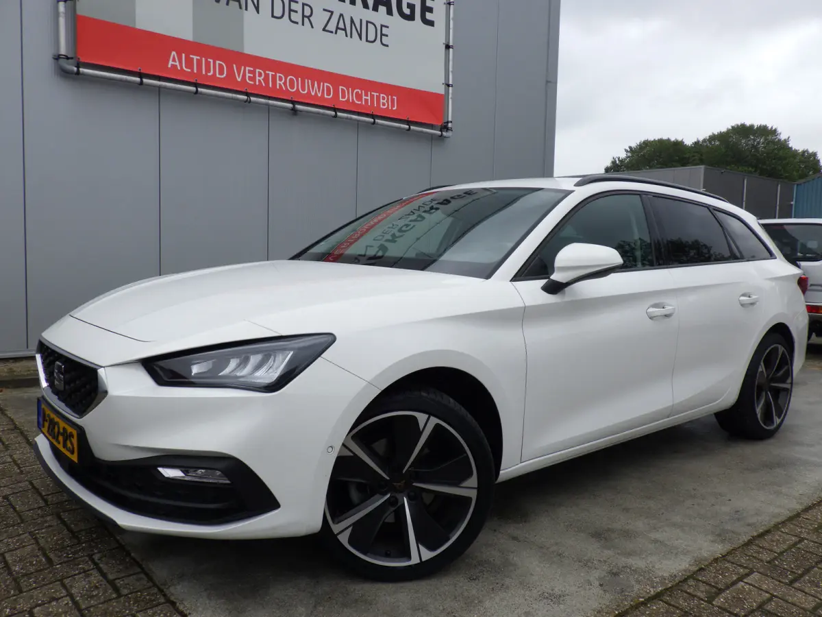 1.0 eTSI Hybrid Style Business Intense, AUT, Camera, Cruise!