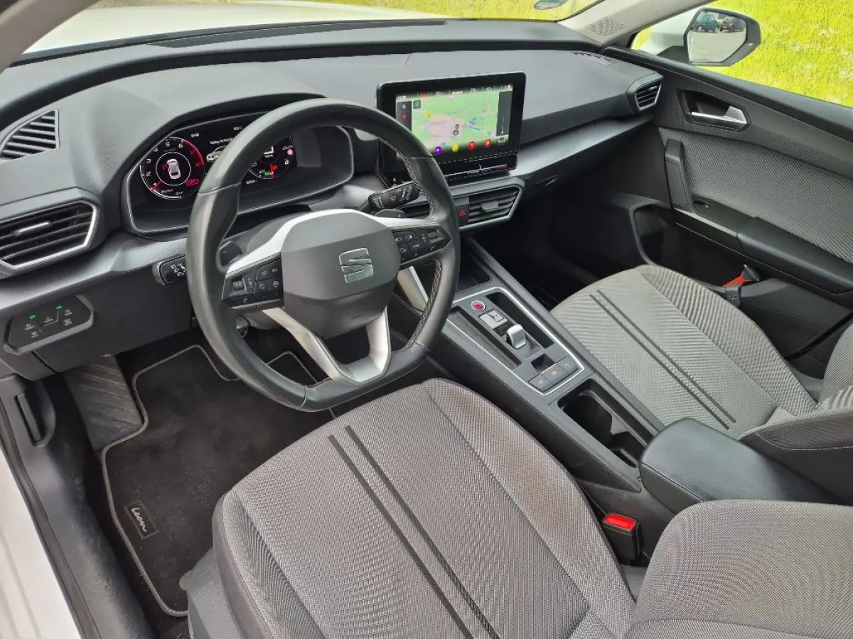 1.0 eTSI Hybrid Style Business Intense, AUT, Camera, Cruise!