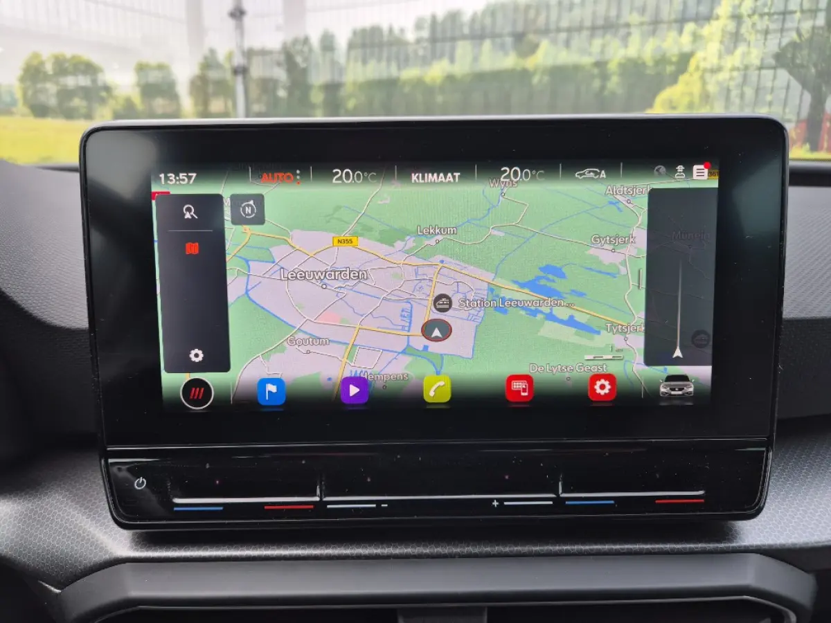 1.0 eTSI Hybrid Style Business Intense, AUT, Camera, Cruise!