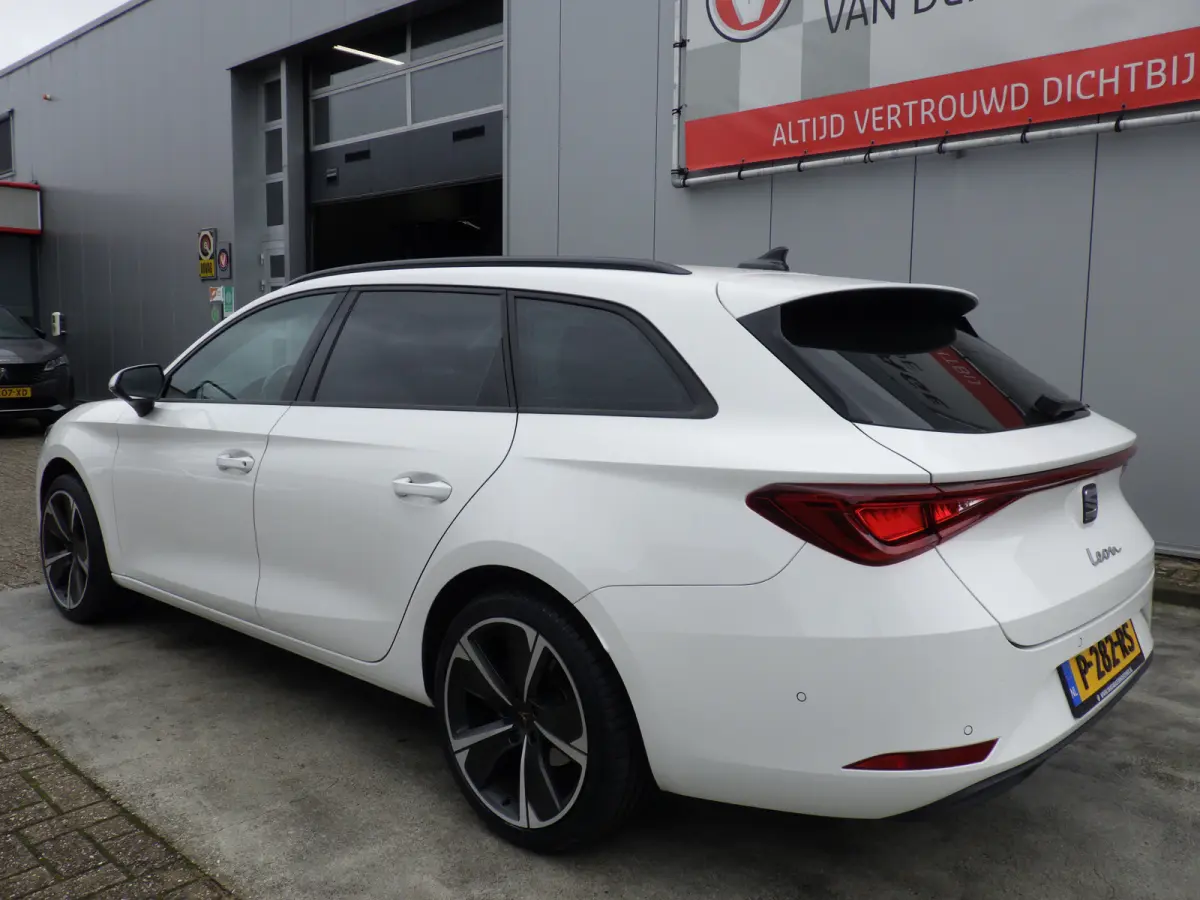 1.0 eTSI Hybrid Style Business Intense, AUT, Camera, Cruise!