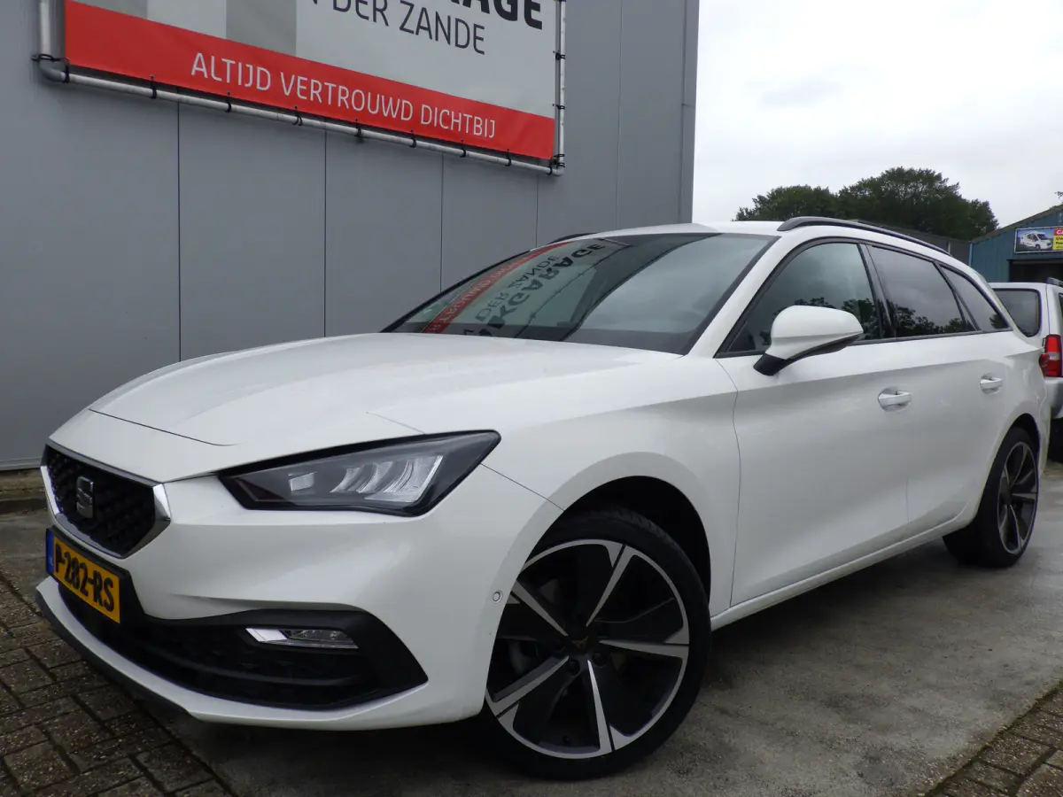 1.0 eTSI Hybrid Style Business Intense, AUT, Camera, Cruise!