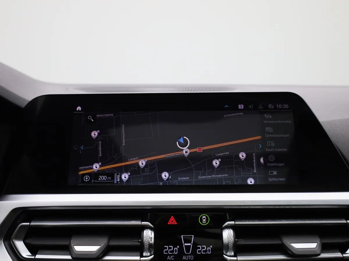 320e Business Edition Plus | Automaat | LMV | Navigatie | Schuifdak | Stoel verwarming | Virtual cockpit | Half leder | Parkeer sensoren | Elec. achterklep | Virtual cockpit | Camera | Clima