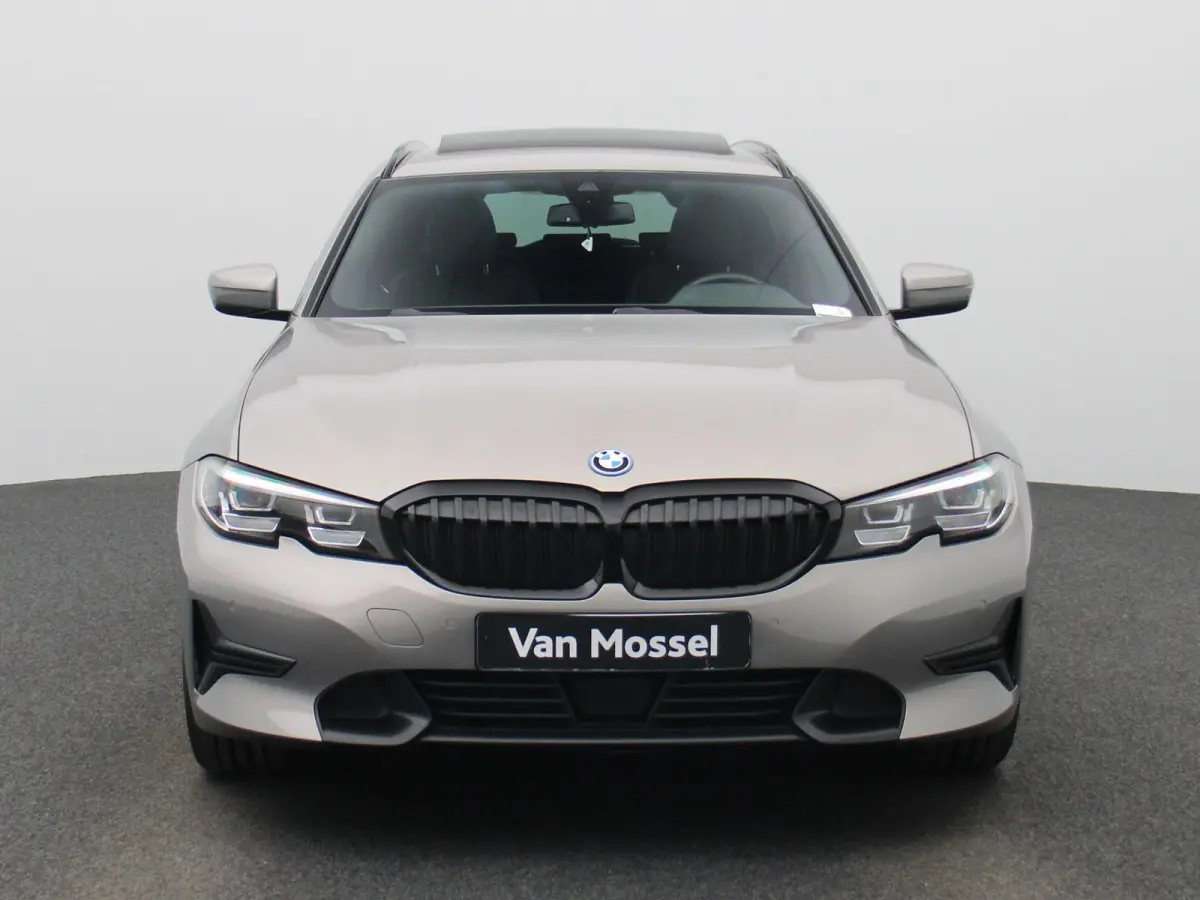 320e Business Edition Plus | Automaat | LMV | Navigatie | Schuifdak | Stoel verwarming | Virtual cockpit | Half leder | Parkeer sensoren | Elec. achterklep | Virtual cockpit | Camera | Clima