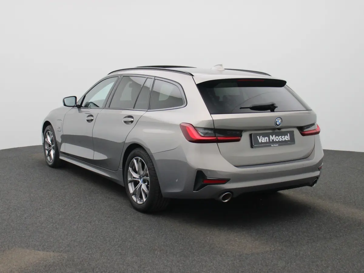 320e Business Edition Plus | Automaat | LMV | Navigatie | Schuifdak | Stoel verwarming | Virtual cockpit | Half leder | Parkeer sensoren | Elec. achterklep | Virtual cockpit | Camera | Clima