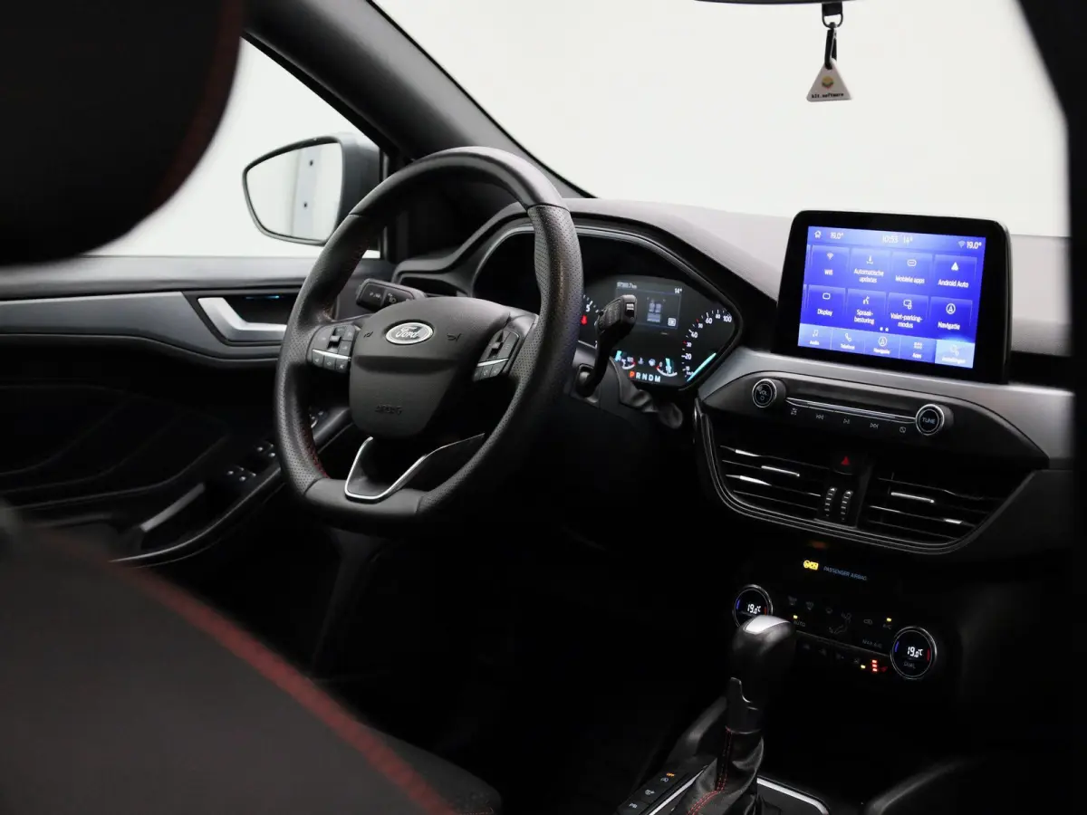 1.0 EcoBoost Hybrid ST Line | Trekhaak | Automaat | Camera | Winter Pakket | Led Verlichting | Carplay |