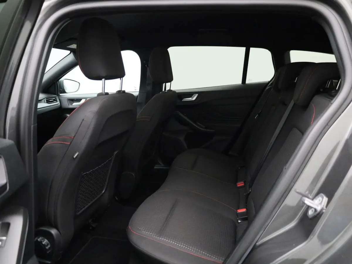 1.0 EcoBoost Hybrid ST Line | Trekhaak | Automaat | Camera | Winter Pakket | Led Verlichting | Carplay |