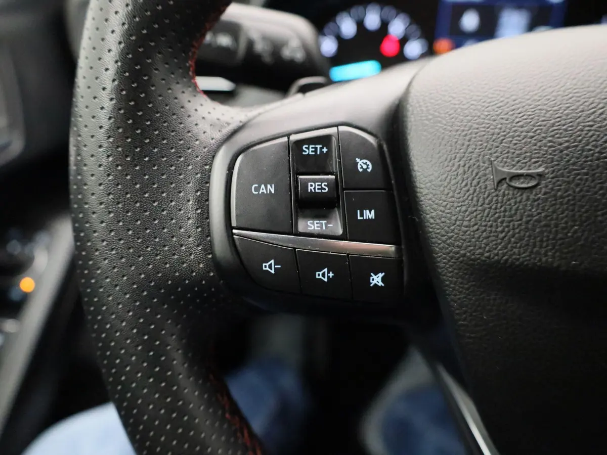 1.0 EcoBoost Hybrid ST Line | Trekhaak | Automaat | Camera | Winter Pakket | Led Verlichting | Carplay |