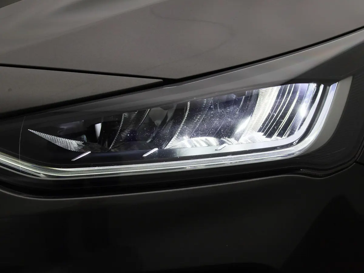 1.0 EcoBoost Hybrid ST Line | Trekhaak | Automaat | Camera | Winter Pakket | Led Verlichting | Carplay |