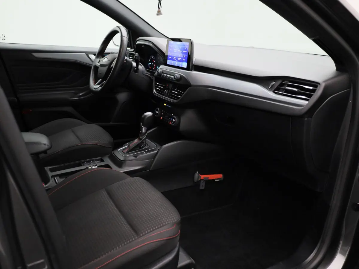 1.0 EcoBoost Hybrid ST Line | Trekhaak | Automaat | Camera | Winter Pakket | Led Verlichting | Carplay |