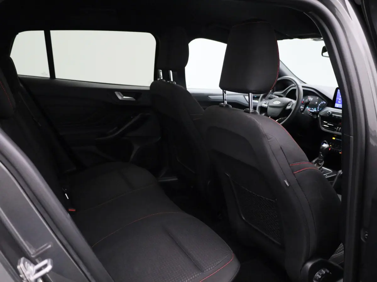 1.0 EcoBoost Hybrid ST Line | Trekhaak | Automaat | Camera | Winter Pakket | Led Verlichting | Carplay |