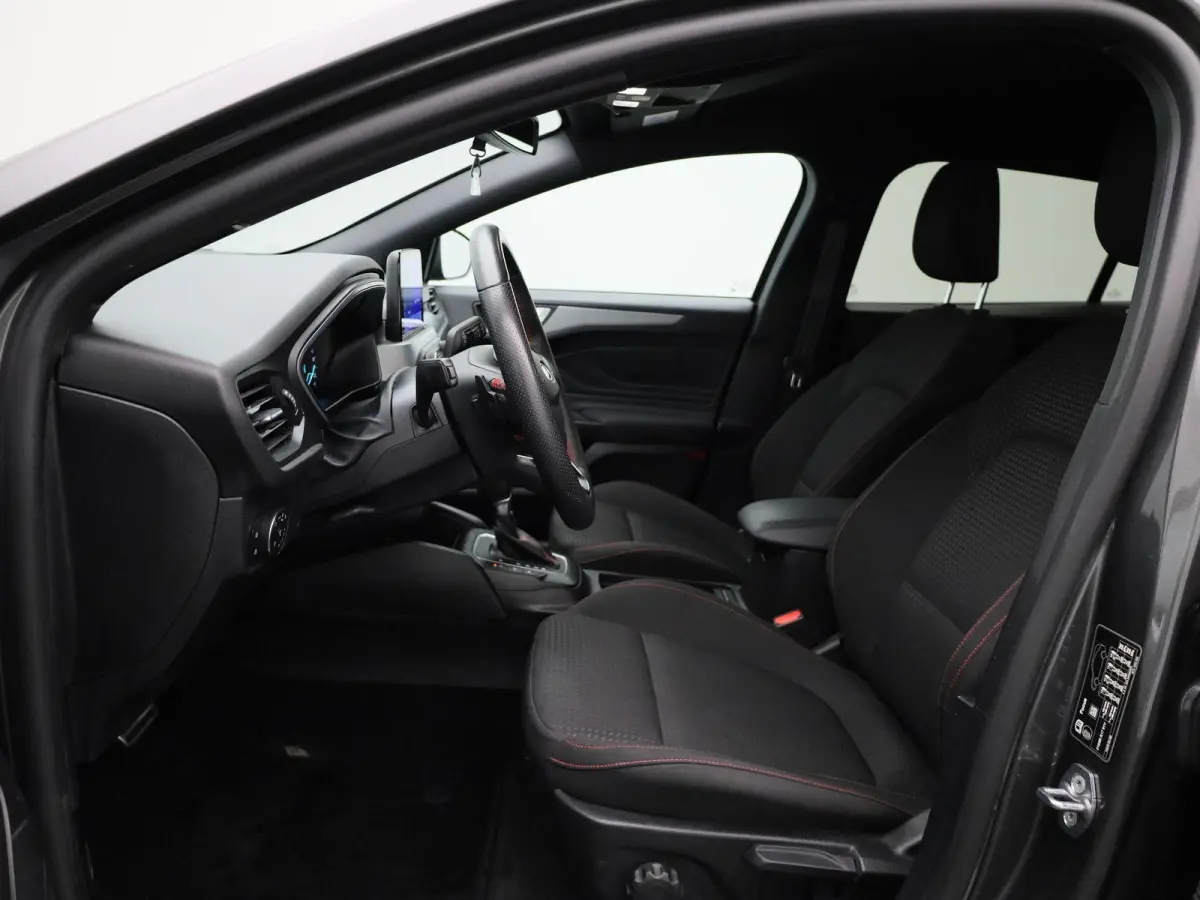 1.0 EcoBoost Hybrid ST Line | Trekhaak | Automaat | Camera | Winter Pakket | Led Verlichting | Carplay |
