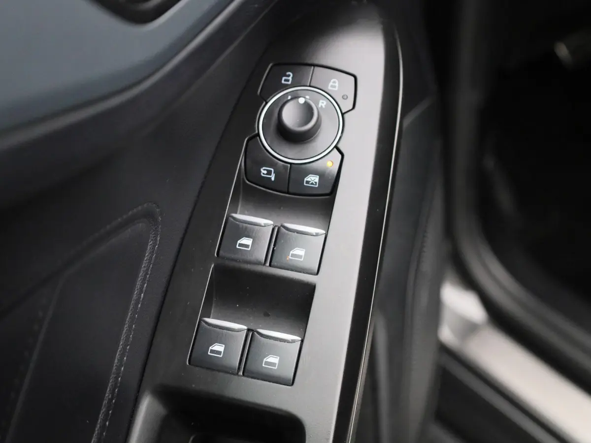 1.0 EcoBoost Hybrid ST Line | Trekhaak | Automaat | Camera | Winter Pakket | Led Verlichting | Carplay |