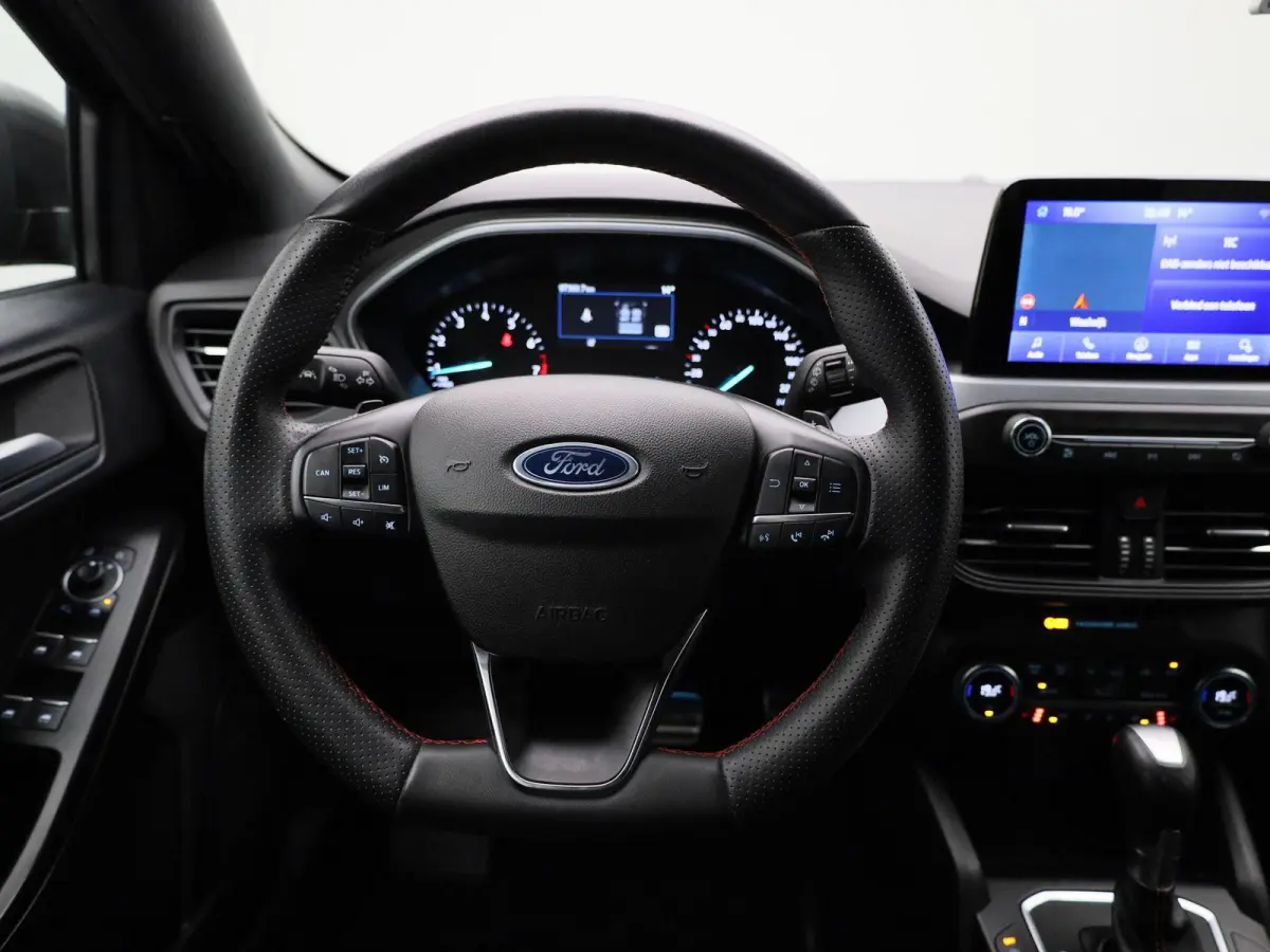 1.0 EcoBoost Hybrid ST Line | Trekhaak | Automaat | Camera | Winter Pakket | Led Verlichting | Carplay |