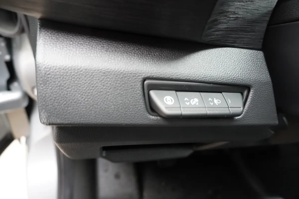 2.0 Blue dCi 130PK T29 L2H1 DC Advance Betimmering Nr. V165 | Airco | Cruise | Camera |Trekhaak | Apple CP- Android auto | 17"LM velgen