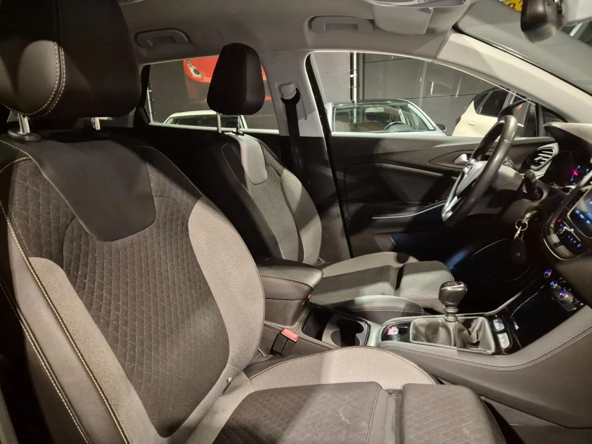1.2 Turbo Business Edition - Navigatie - CarPlay - Camera - Airco - Cruise - Stoelverw - NL Auto - Incl BTW