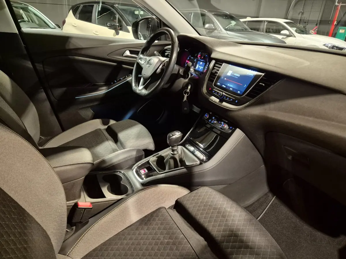 1.2 Turbo Business Edition - Navigatie - CarPlay - Camera - Airco - Cruise - Stoelverw - NL Auto - Incl BTW