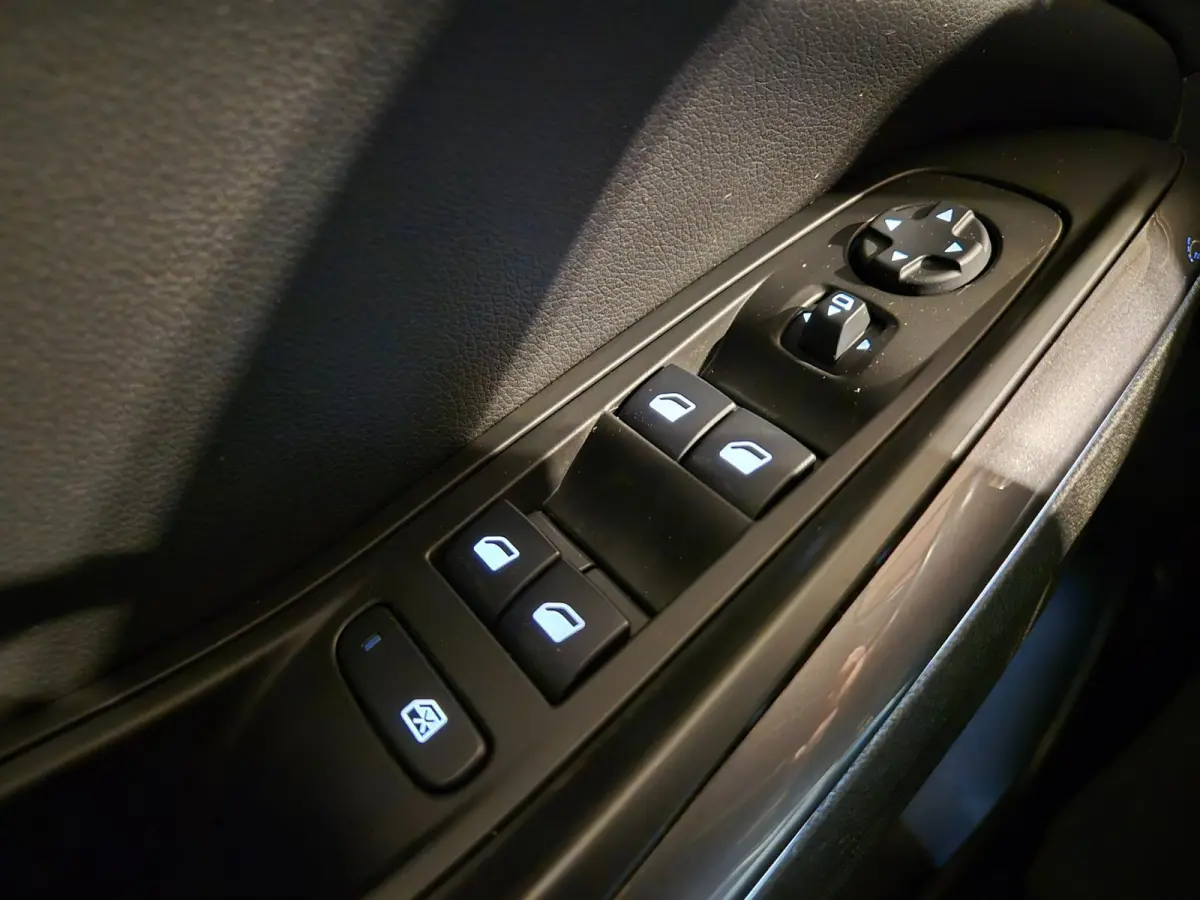 1.2 Turbo Business Edition - Navigatie - CarPlay - Camera - Airco - Cruise - Stoelverw - NL Auto - Incl BTW